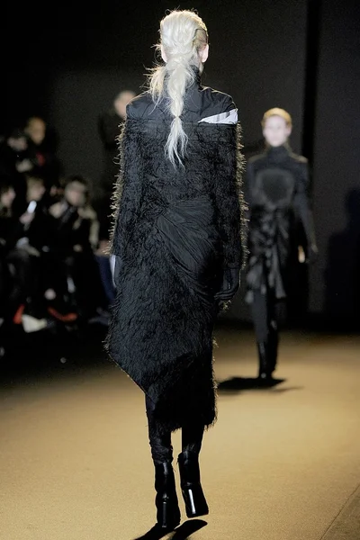 Look 24